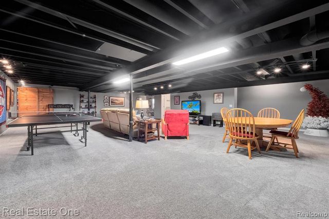 14261 Greenbrier Drive, Sterling Heights, MI 48313