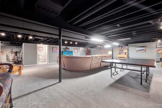 14261 Greenbrier Drive, Sterling Heights, MI 48313