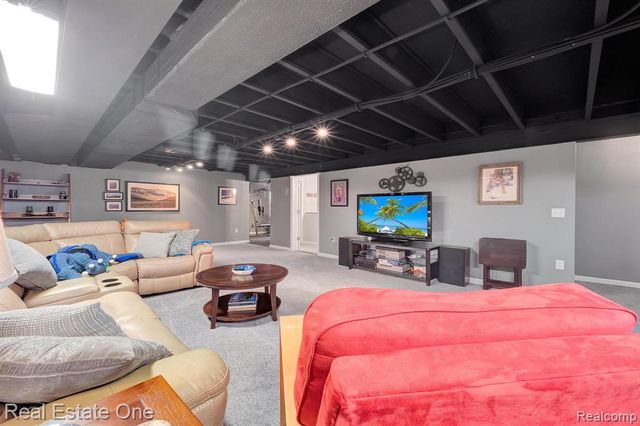 14261 Greenbrier Drive, Sterling Heights, MI 48313