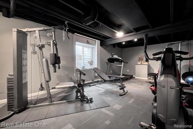 14261 Greenbrier Drive, Sterling Heights, MI 48313