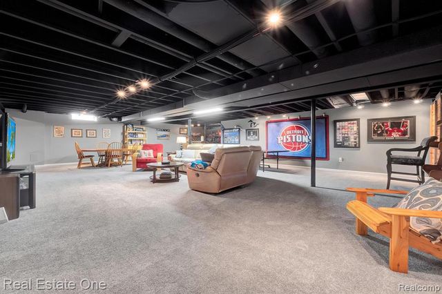 14261 Greenbrier Drive, Sterling Heights, MI 48313