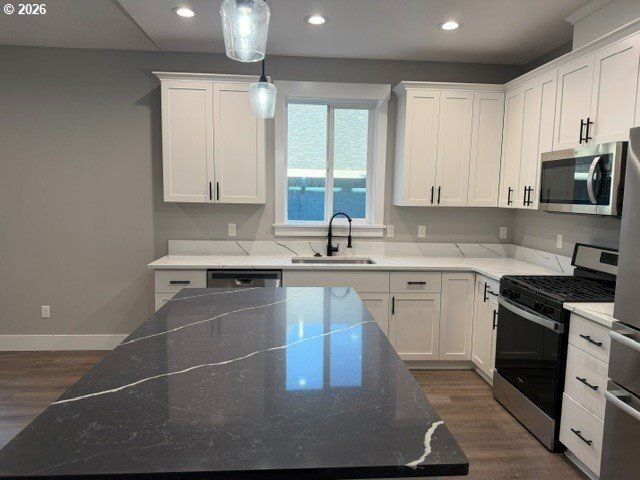 1105 HARDCASTLE Ave, Woodburn, OR 97071