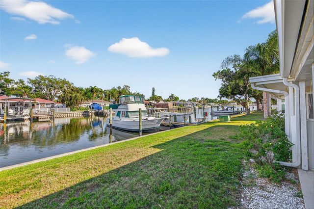 6747 CAPE HATTERAS WAY NE 3, St Petersburg, FL 33702