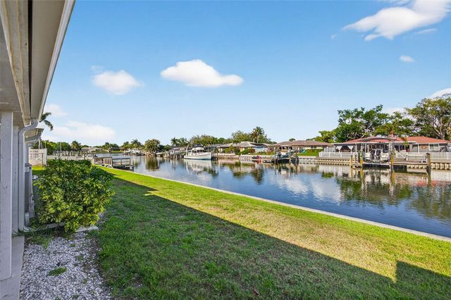 6747 CAPE HATTERAS WAY NE 3, St Petersburg, FL 33702