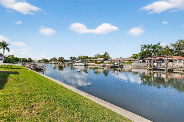 6747 CAPE HATTERAS WAY NE 3, St Petersburg, FL 33702