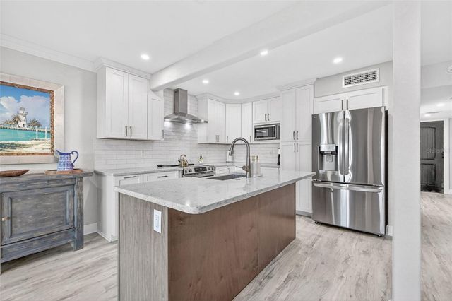 6747 CAPE HATTERAS WAY NE 3, St Petersburg, FL 33702