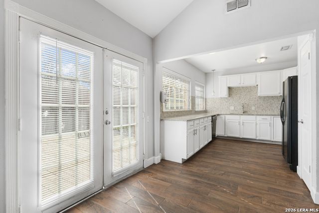 9135 Rue De Lis, San Antonio, TX 78250