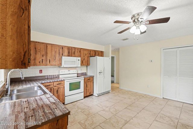 147 E Towne Place, Titusville, FL 32796