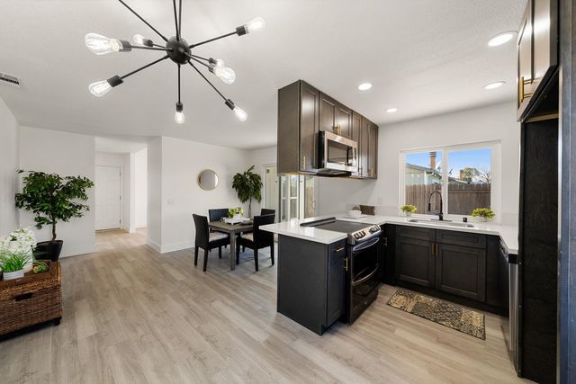 9821 Culp WAY, Sacramento, CA 95827