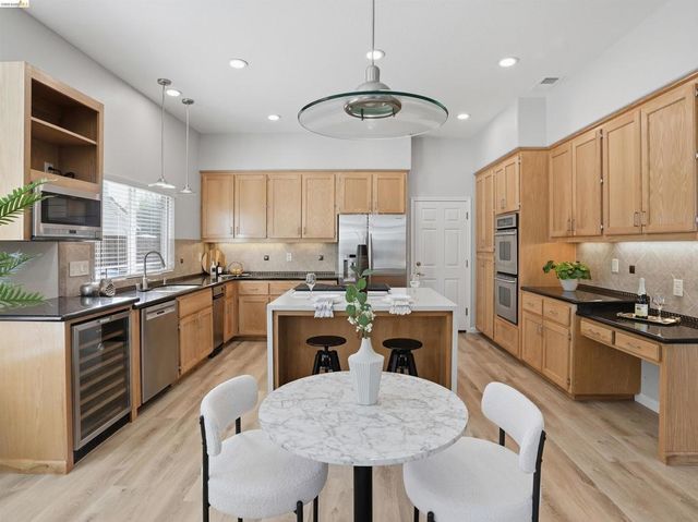 1260 Bay Court, Brentwood, CA 94513