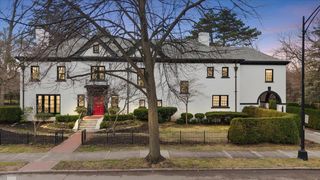 35 McKinley Place, Grosse Pointe Farms, MI 48236