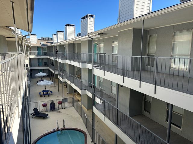 4502 Gaston Avenue 302, Dallas, TX 75246