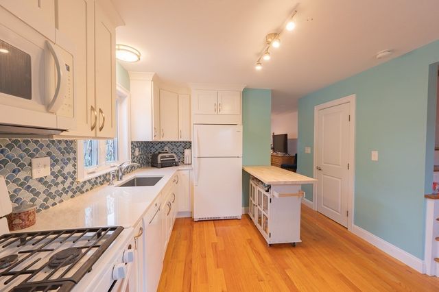 28 Heathcote St, Boston, MA 02131