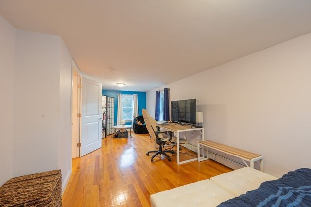 28 Heathcote St, Boston, MA 02131