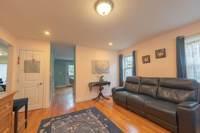 28 Heathcote St, Boston, MA 02131