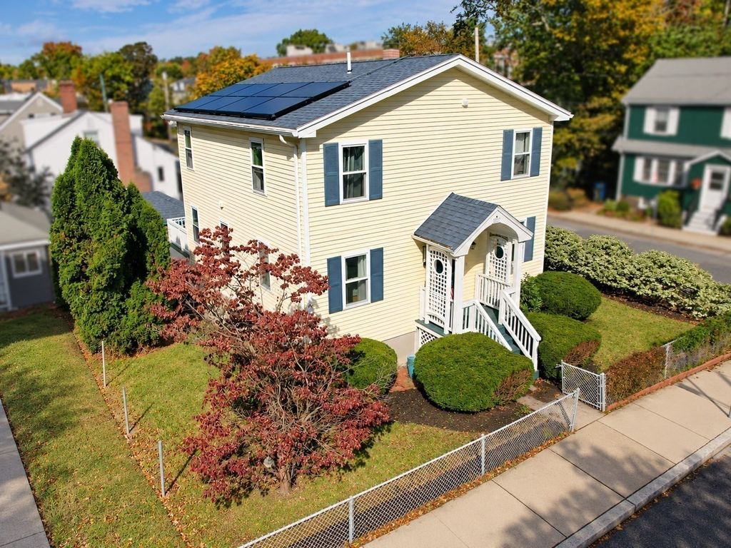 28 Heathcote St, Boston, MA 02131