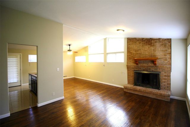 149 Hedgerow Lane, Lewisville, TX 75057