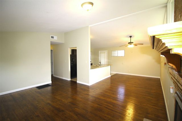 149 Hedgerow Lane, Lewisville, TX 75057