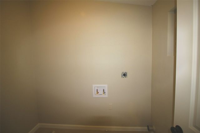 149 Hedgerow Lane, Lewisville, TX 75057