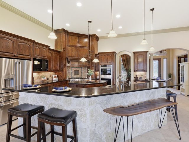 12833 Whisper Willows Drive, Fort Worth, TX 76052