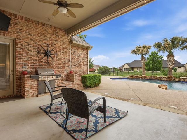 12833 Whisper Willows Drive, Fort Worth, TX 76052