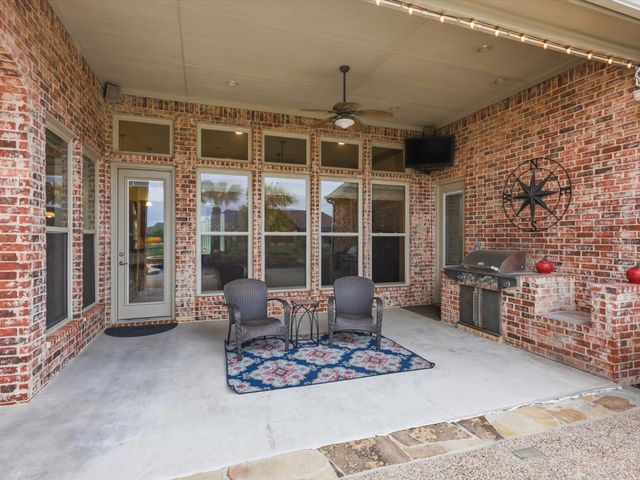 12833 Whisper Willows Drive, Fort Worth, TX 76052