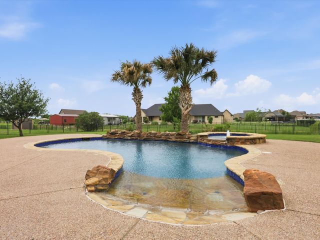 12833 Whisper Willows Drive, Fort Worth, TX 76052