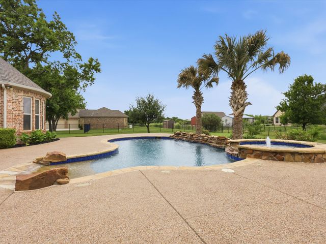 12833 Whisper Willows Drive, Fort Worth, TX 76052