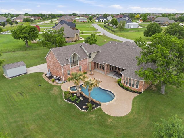 12833 Whisper Willows Drive, Fort Worth, TX 76052