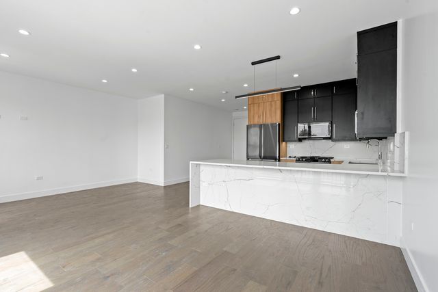 3008 W Belmont Avenue 3, Chicago, IL 60618