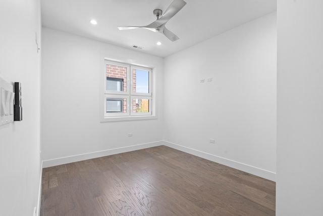 3008 W Belmont Avenue 3, Chicago, IL 60618