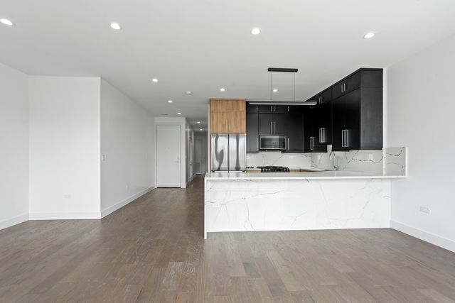 3008 W Belmont Avenue 3, Chicago, IL 60618