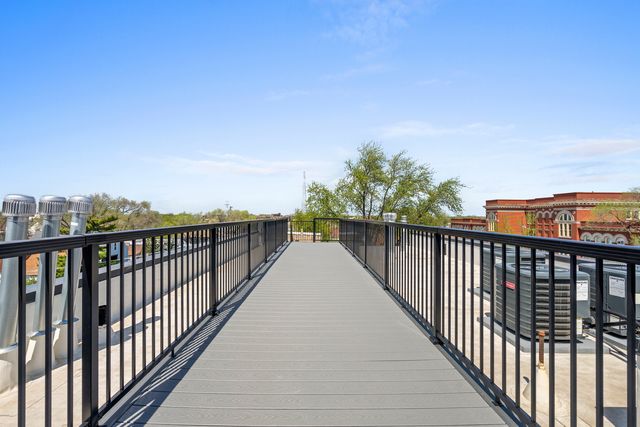 3008 W Belmont Avenue 3, Chicago, IL 60618