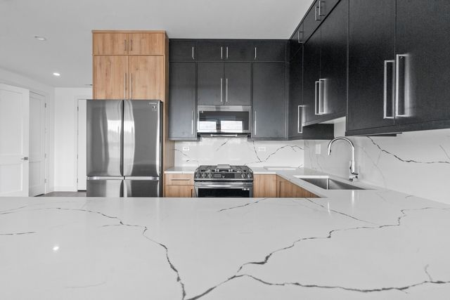 3008 W Belmont Avenue 3, Chicago, IL 60618