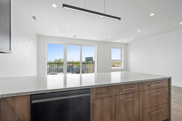 3008 W Belmont Avenue 3, Chicago, IL 60618