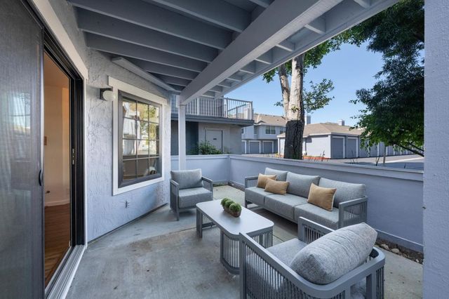 1422 Via Vista, San Mateo, CA 94404