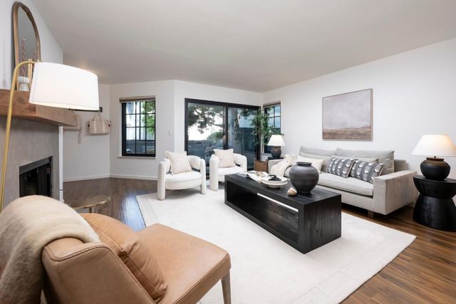 1422 Via Vista, San Mateo, CA 94404