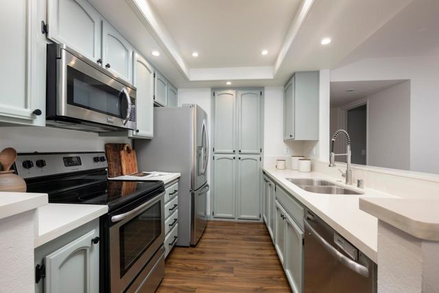 1422 Via Vista, San Mateo, CA 94404