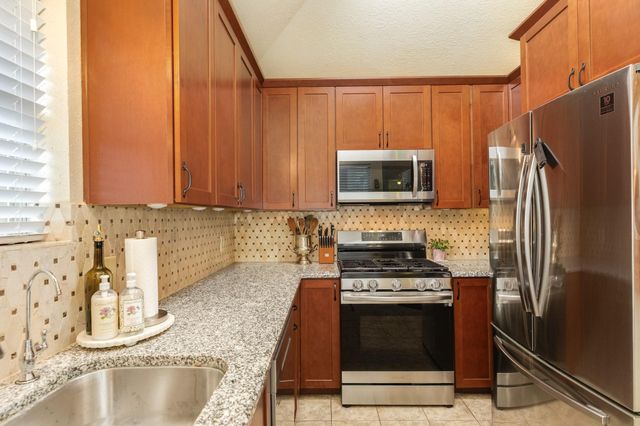 108 Coffee Lane, Lake Jackson, TX 77566
