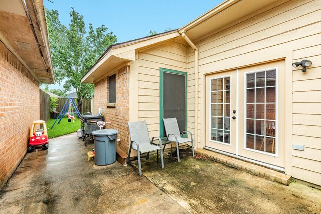 108 Coffee Lane, Lake Jackson, TX 77566