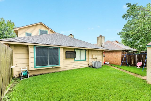 108 Coffee Lane, Lake Jackson, TX 77566