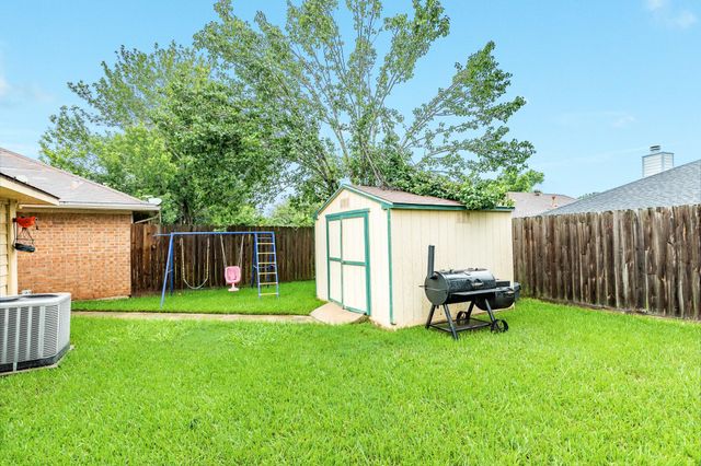 108 Coffee Lane, Lake Jackson, TX 77566