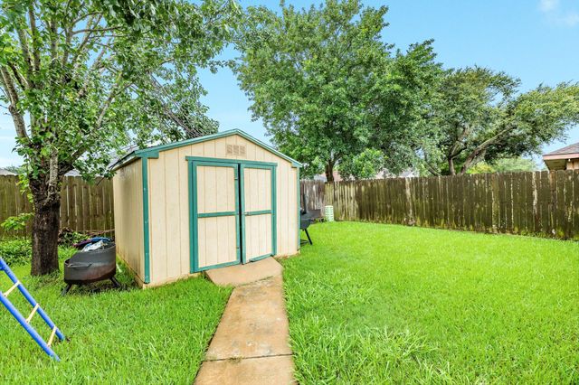 108 Coffee Lane, Lake Jackson, TX 77566