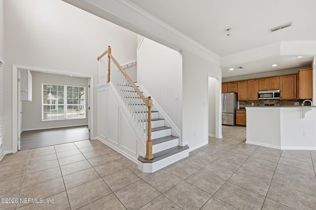 11064 CASTLEMAIN Circle E, Jacksonville, FL 32256