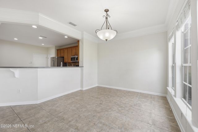 11064 CASTLEMAIN Circle E, Jacksonville, FL 32256