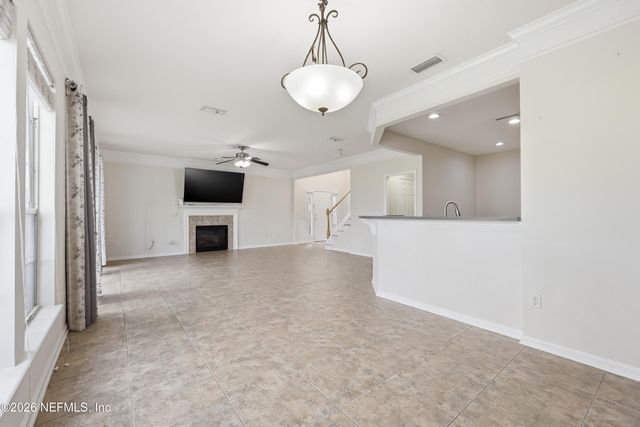 11064 CASTLEMAIN Circle E, Jacksonville, FL 32256