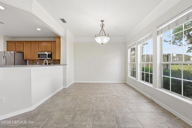 11064 CASTLEMAIN Circle E, Jacksonville, FL 32256