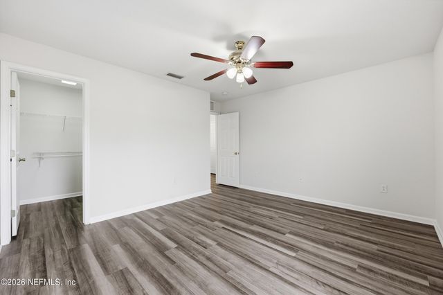 11064 CASTLEMAIN Circle E, Jacksonville, FL 32256