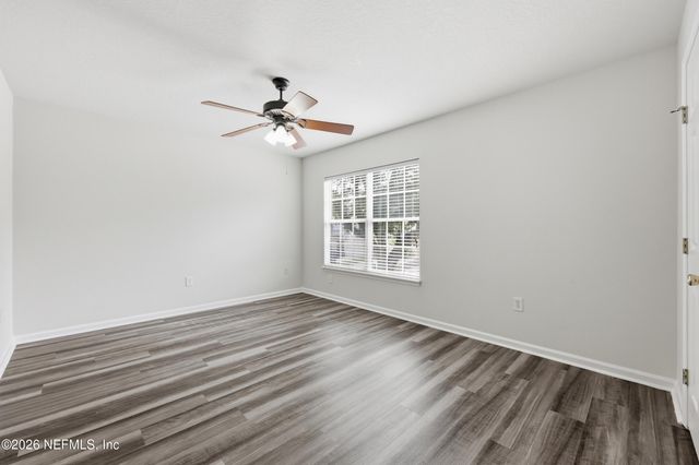 11064 CASTLEMAIN Circle E, Jacksonville, FL 32256