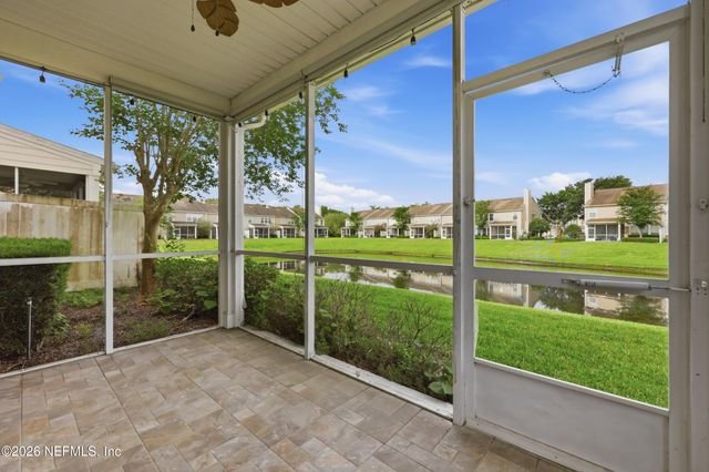 11064 CASTLEMAIN Circle E, Jacksonville, FL 32256